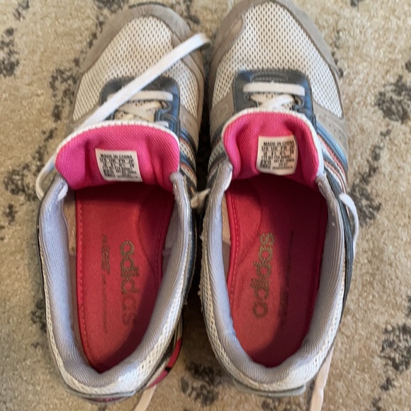 Adidas women’s walking shoe - Picture 7 of 8